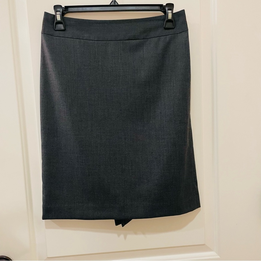 Banana Republic Gray pencil skirt